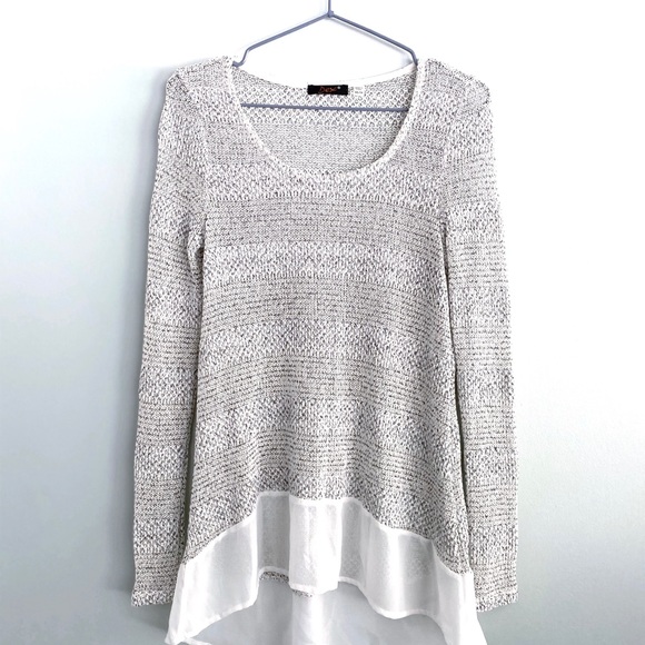 Elegant DEX XS 🍀2/$30🍀knitted long sleeve. - Picture 6 of 6